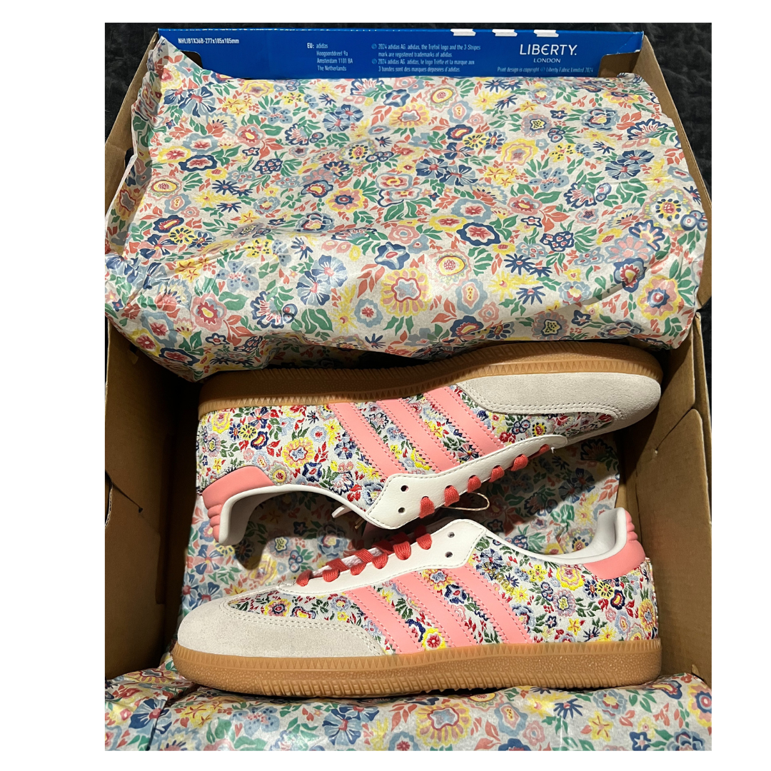 TENIS ADIDAS SAMBA LIBERTY LONDON - FLOREADOS ROSA